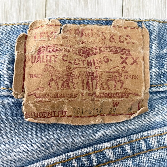 LEVI’S Vintage Student Fit High Rise Button Fly Cut Off Denim Shorts - Picture 4 of 7